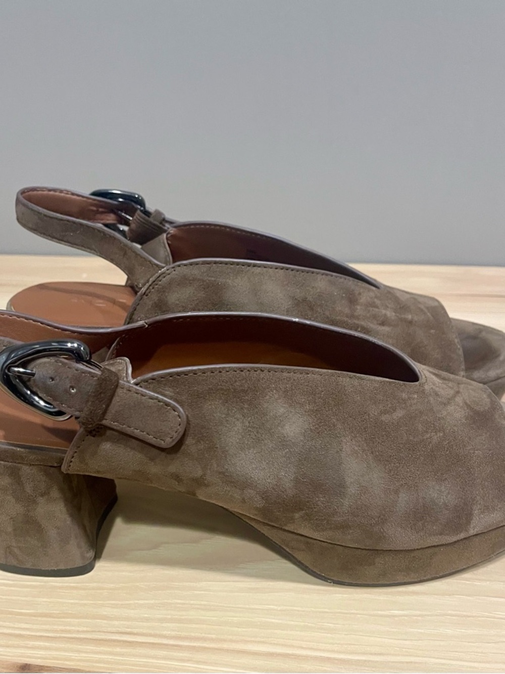 Aerosoles Cornelia Suede Peep Toe Platform Sandals size 10 - Picture 5 of 7